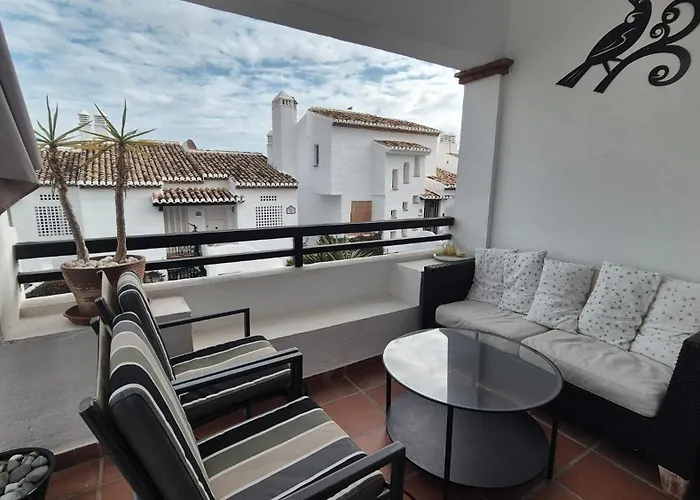 Vista Marina - 2 Bedrooms Sleeps 4